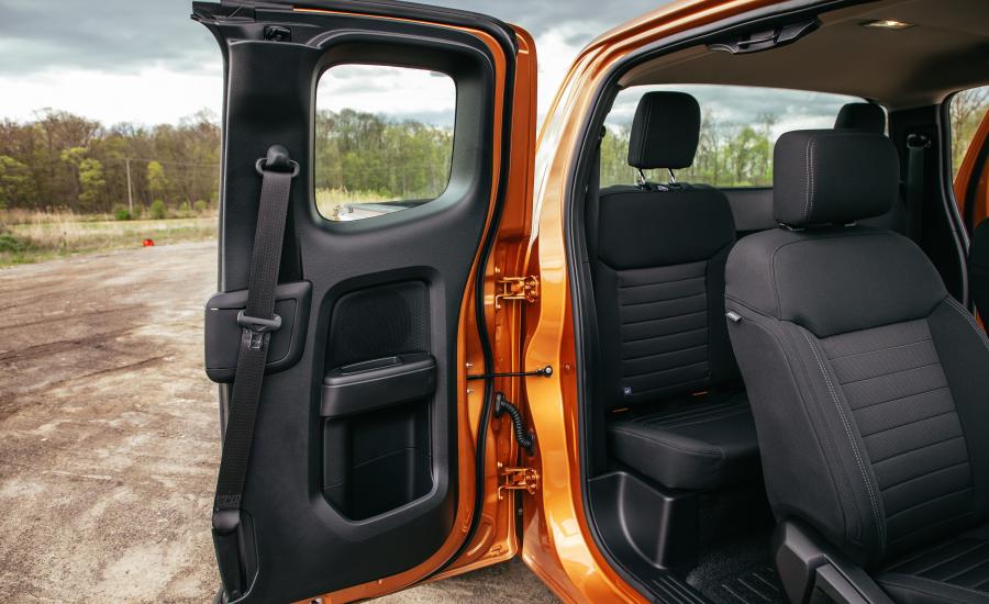 Интерьер Ford Ranger XL STX SuperCab 2018 года  (NA) (фото 22 из 40)